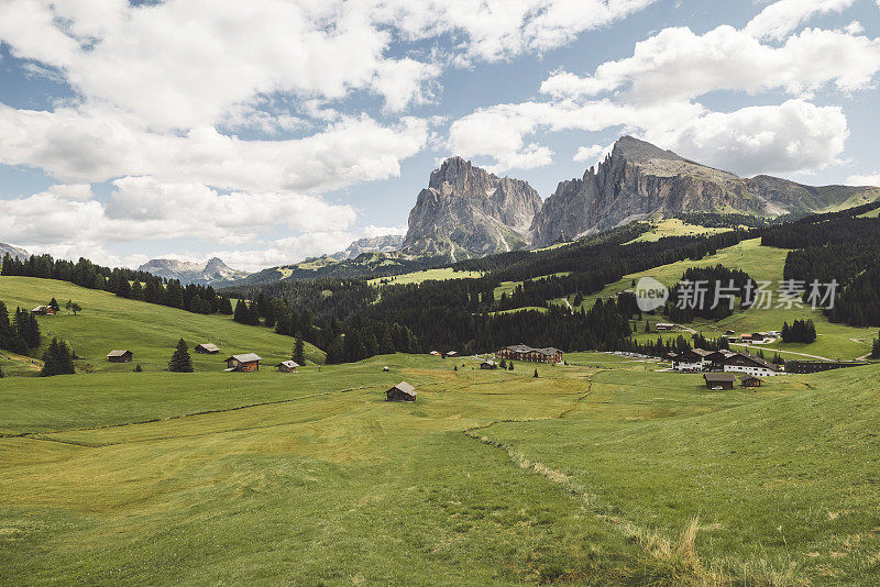 Val Gardena在夏天滑雪